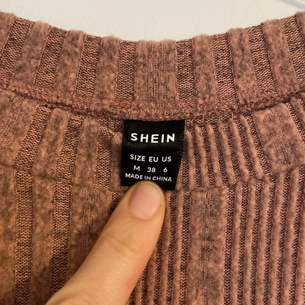 SHEIN Dusty Rose Ribbed Crop Top - Picture 3 of 3